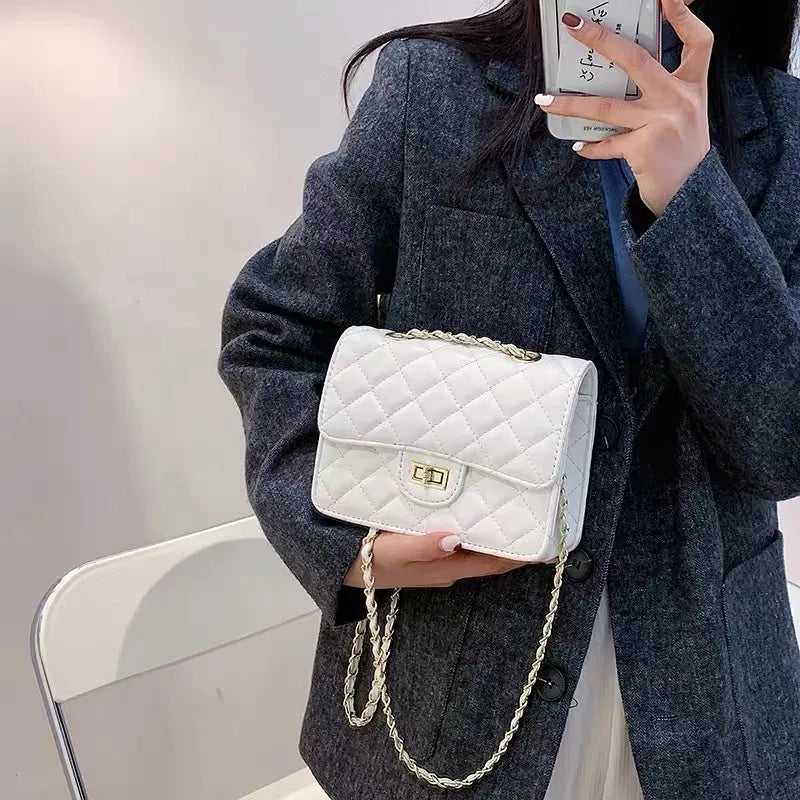 Artistix -  Quilted DockLock Crossbody Bag ~ White
