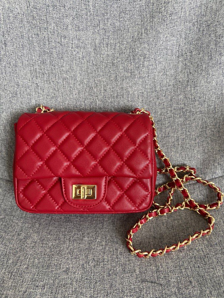 Artistix -  Quilted DockLock Crossbody Bag ~ Red